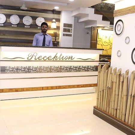 Hotel Shalimar Deluxe Bhopal Dış mekan fotoğraf