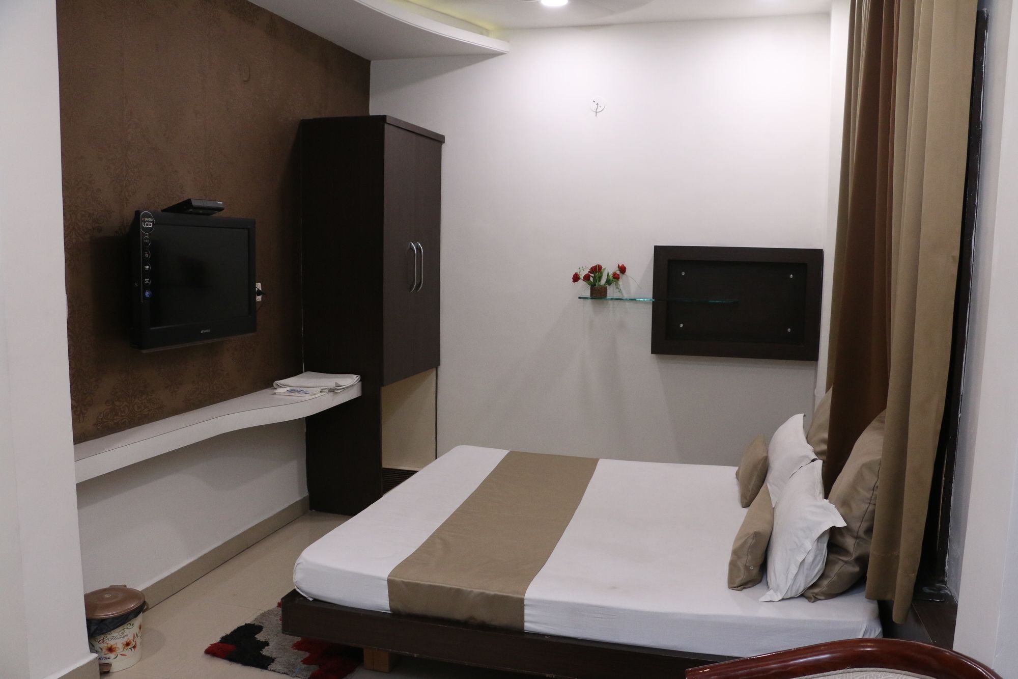 Hotel Shalimar Deluxe Bhopal Dış mekan fotoğraf